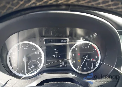 2017 Infiniti Qx30 z USA, uszkodzony, nr VIN SJKCH5CP4HA034375